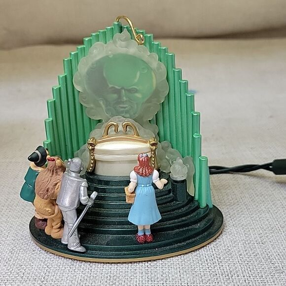 1999 Hallmark Wizard of Oz The Great Oz Voice  & Blinking Lights Ornament - Picture 3 of 12